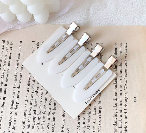 Creaseless hair clip white